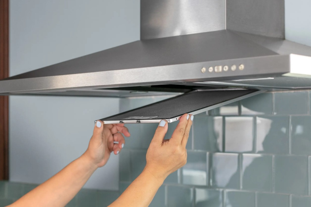 Hướng dẫn vệ sinh máy hút mùi inox đơn giản 