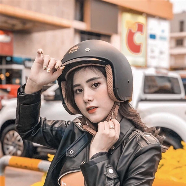 Cách khử mùi hôi trong mũ bảo hiểm