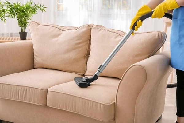 7 cách làm sạch ghế sofa giả da ố bẩn trong 5 phút